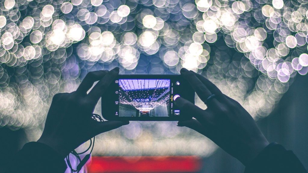 How does a smartphone camera work- what's inside a phone camera