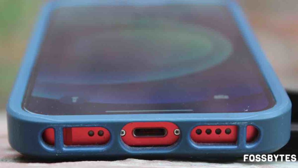 Moment iPhone 12 case chin