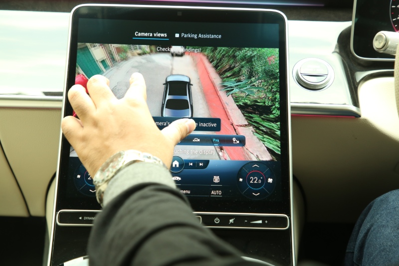 camera view in New Mercedes Benz S-Class