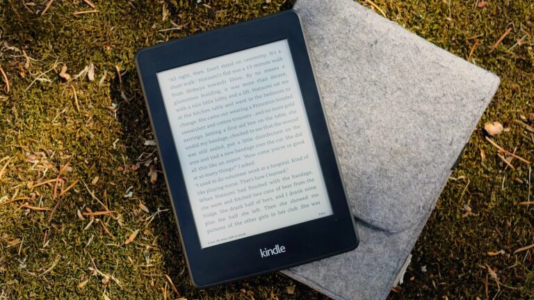 what is an e ink display?