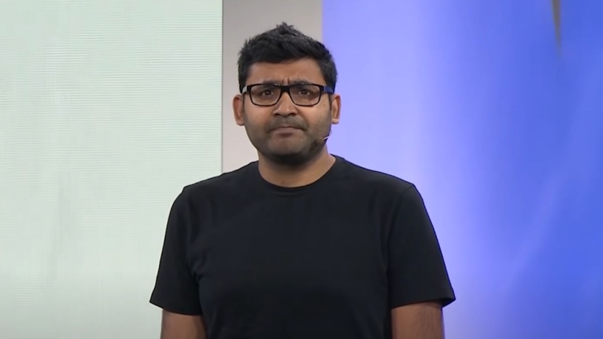 Twitter CEO's Memo Fires Two Top Execs, Announces Hiring Freezes