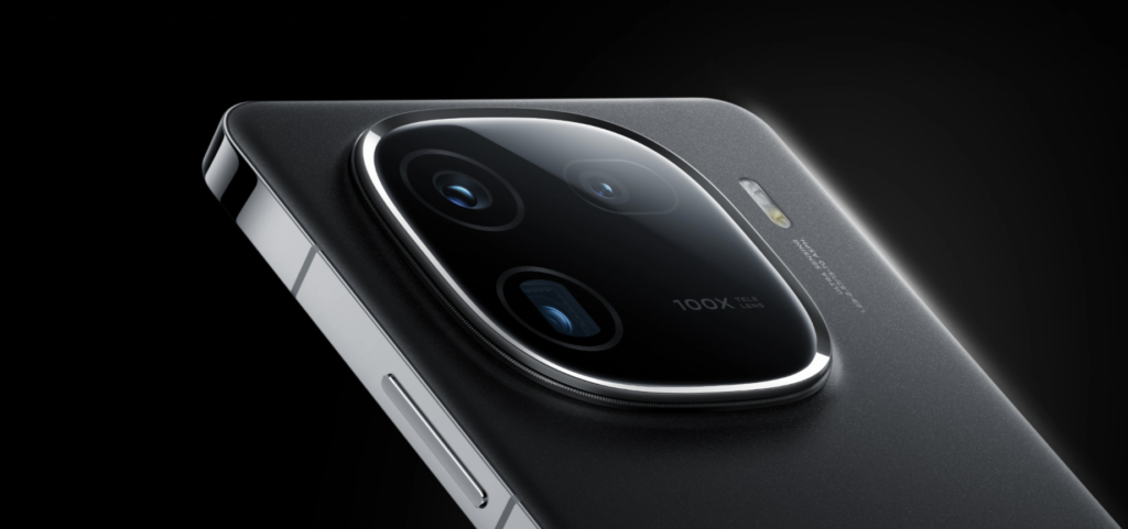 Photo of black iQOO 12